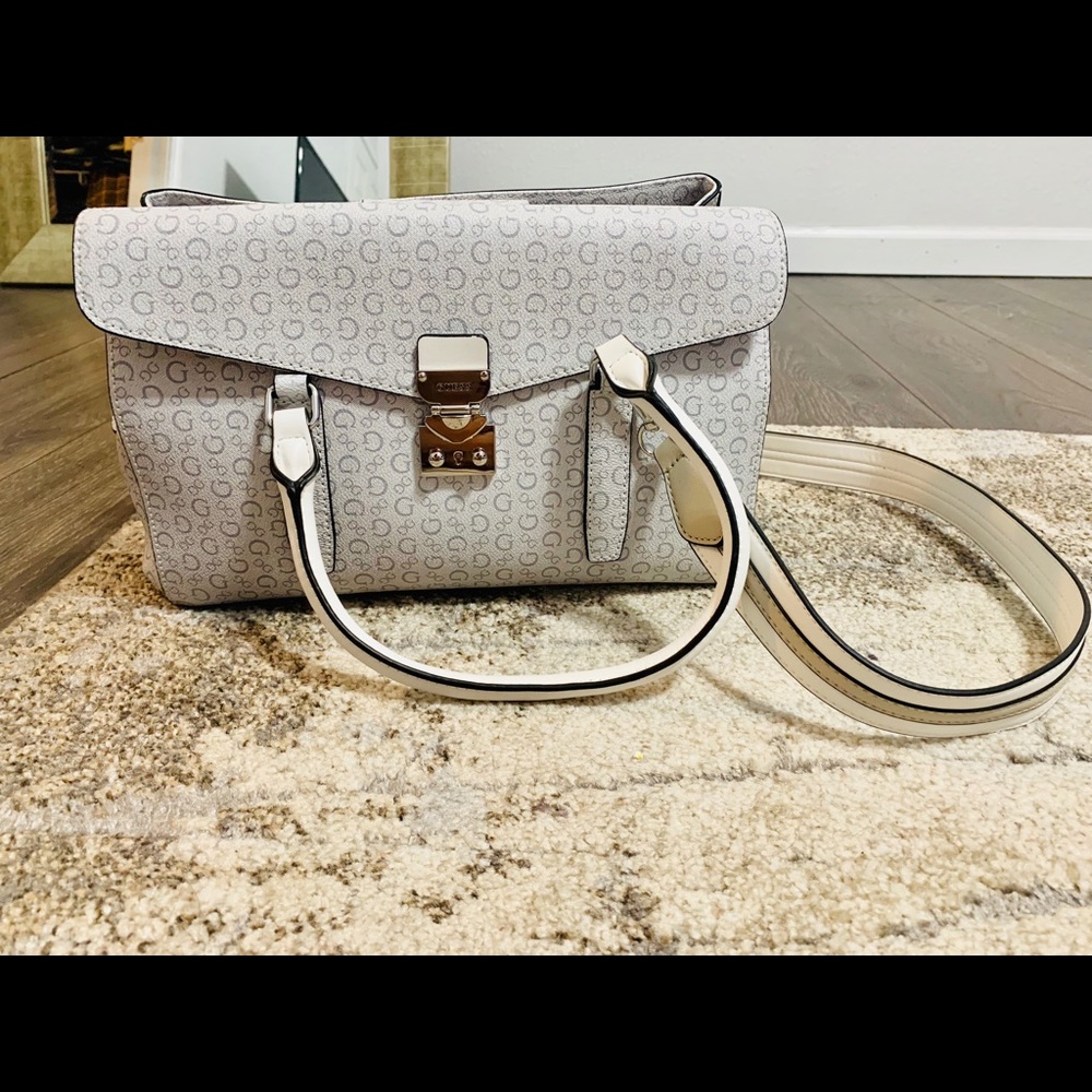 Guess Handbag - Picture 1 of 5